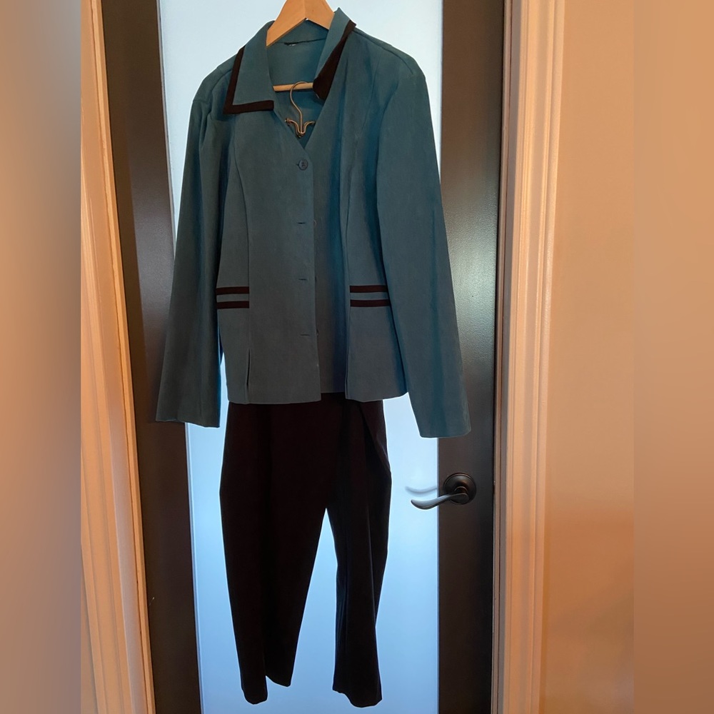 Women’s two piece pant set.  Size 18 Sag Harbour Dress made in Indonesia